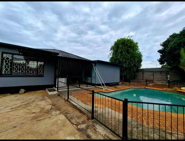 4 BEDROOM HOUSE FOR SALE IN BRENTHURST